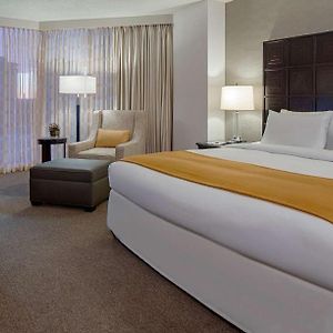 Corner King Room